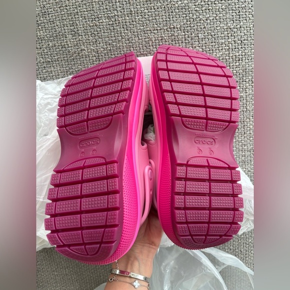Crocs Mega Crush Matte Sandals – Pink Tweed – Size 8 Women - Picture 4 of 8